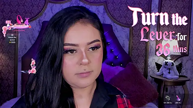 SoffiQueen online show from April 18, 3:38 pm