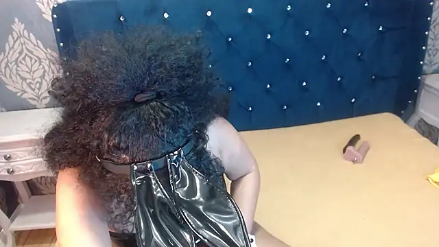 Sofiacowperx online show from February 7, 6:50 am