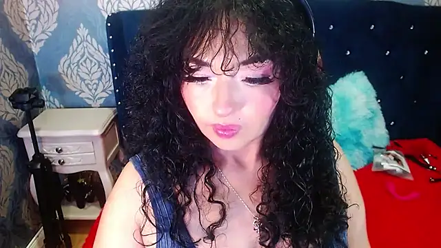 Snapshot of Sofiacowperx chatting on July 6, 11:40 pm Sofiacowperx online show from July 6, 11:40 pm