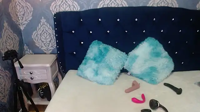 Snapshot of Sofiacowperx chatting on July 10, 7:38 pm Sofiacowperx online show from July 10, 7:38 pm