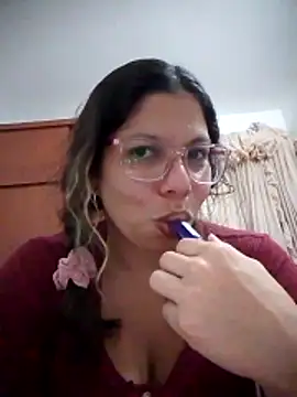 Carliina Soussa online show from December 15, 11:53 pm