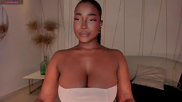 SavannahStorm online show from June 3, 11:57 am