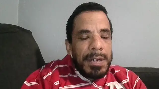 Snapshot of Tjskigh chatting on February 9, 2:37 am Tjskigh online show from February 9, 2:37 am