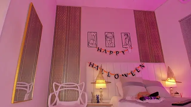 zoe sky  online show from October 31, 11:33 am