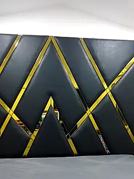 Adel Nesbiit online show from October 12, 10:03 am