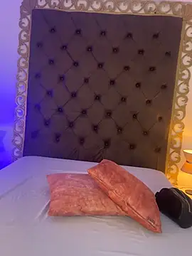 Snapshot of Adel_Nesbiit chatting on July 10, 7:05 pm Adel Nesbiit online show from July 10, 7:05 pm