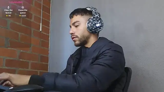 Leandro valenzuela online show from April 4, 11:51 am