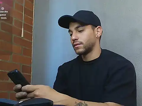 Leandro valenzuela online show from April 18, 6:34 pm