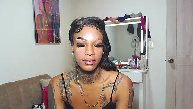 Snapshot of badgirls_cx chatting on April 25, 1:25 pm badgirls cx online show from April 25, 1:25 pm