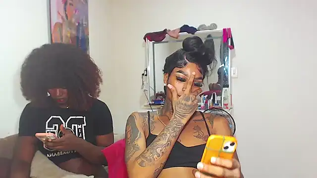 Snapshot of badgirls_cx chatting on June 3, 10:04 pm badgirls cx online show from June 3, 10:04 pm