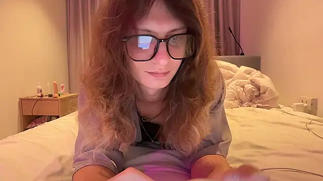 Alice Pinkhead online show from June 29, 9:59 am