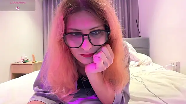 Alice Pinkhead online show from July 28, 9:37 am