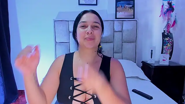 brianaGuzman online show from March 6, 7:54 pm