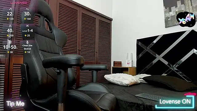 nakedfoam1 online show from April 27, 9:40 am