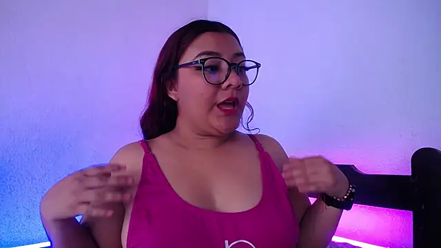 MeghanBurn online show from May 26, 2:35 pm