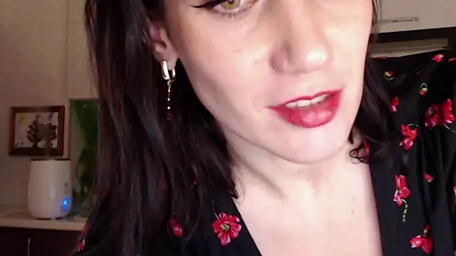 Snapshot of pepper_milf chatting on January 1, 8:47 pm pepper milf online show from January 1, 8:47 pm