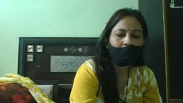 couplesuni online show from March 1, 9:33 am