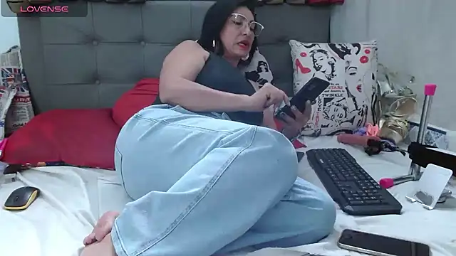 katysquirtdirty online show from June 4, 7:42 pm