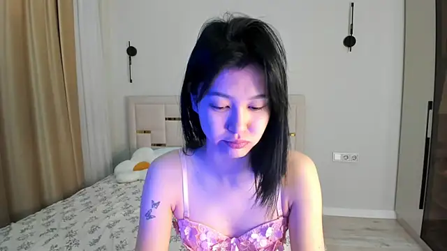 Lola Peach online show from January 15, 5:34 am