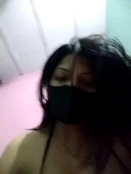 Hotty-Divya online show from April 29, 3:05 pm