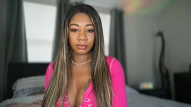 Snapshot of longislandprincess chatting on March 12, 8:52 pm longislandprincess online show from March 12, 8:52 pm