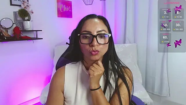 Emmi Cam online show from April 15, 7:58 pm