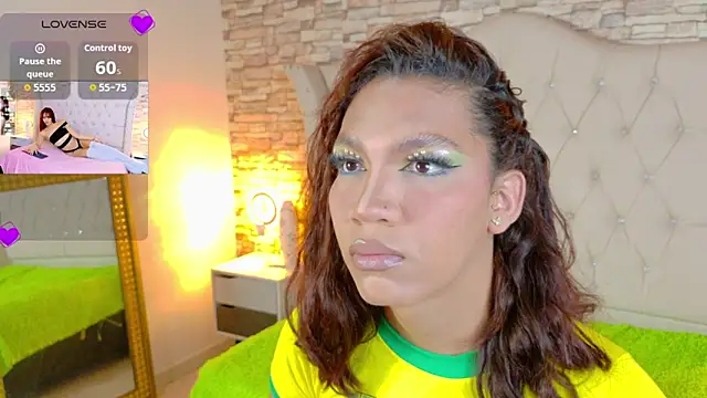 Sara-Smith- online show from June 11, 11:19 am