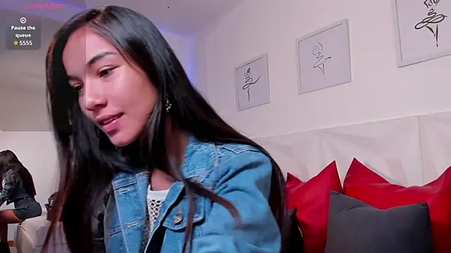 Snapshot of scarlet_castro chatting on December 19, 4:14 pm scarlet castro online show from December 19, 4:14 pm