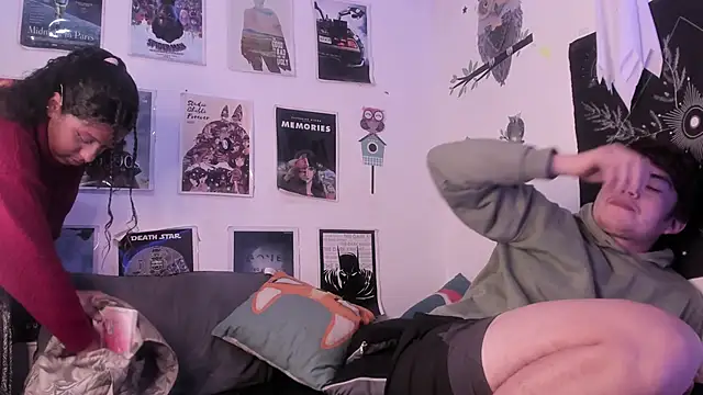 Snapshot of hothoneychile chatting on February 14, 12:30 am hothoneychile online show from February 14, 12:30 am