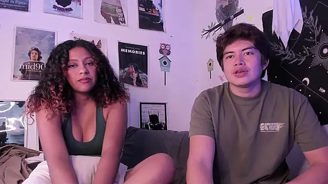 Snapshot of hothoneychile chatting on March 7, 2:04 am hothoneychile online show from March 7, 2:04 am