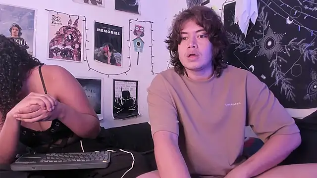 Snapshot of hothoneychile chatting on September 17, 2:19 pm hothoneychile online show from September 17, 2:19 pm