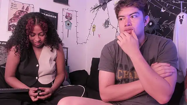 Snapshot of hothoneychile chatting on October 24, 2:35 pm hothoneychile online show from October 24, 2:35 pm