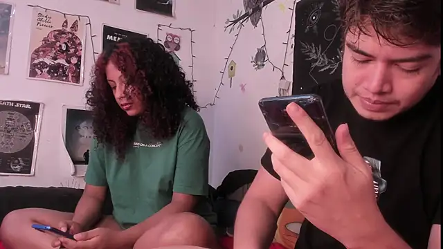 Snapshot of hothoneychile chatting on November 4, 2:43 am hothoneychile online show from November 4, 2:43 am