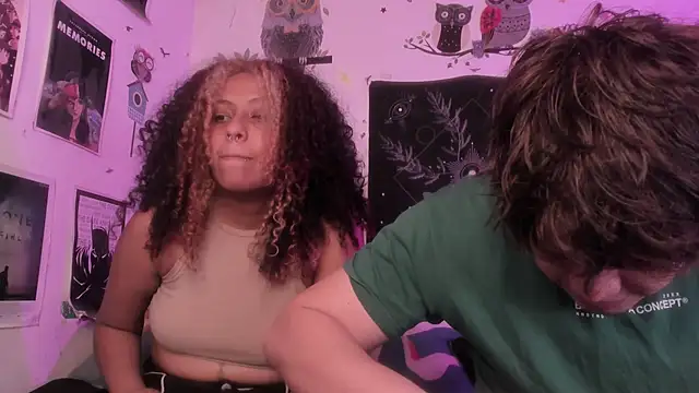 Snapshot of hothoneychile chatting on January 8, 11:40 pm hothoneychile online show from January 8, 11:40 pm