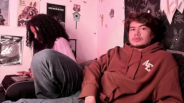 Snapshot of hothoneychile chatting on February 16, 2:29 am hothoneychile online show from February 16, 2:29 am