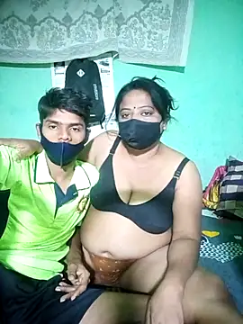 Snapshot of Group_Of_Lust chatting on April 13, 2:11 pm Group Of Lust online show from April 13, 2:11 pm