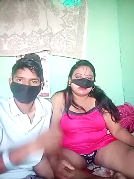 Snapshot of Group_Of_Lust chatting on April 15, 4:52 am Group Of Lust online show from April 15, 4:52 am