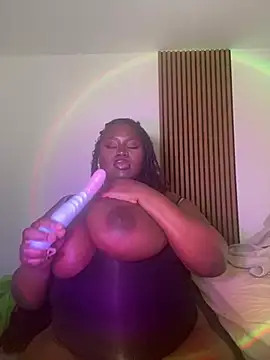 Snapshot of just4Ux chatting on April 12, 5:40 pm just4Ux online show from April 12, 5:40 pm