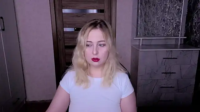 Kristy-Max online show from June 16, 7:05 pm