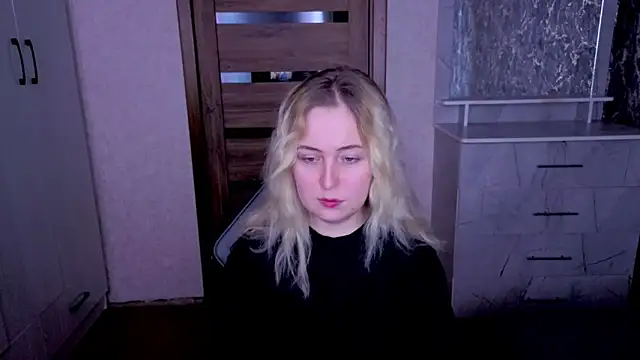 Kristy-Max online show from June 21, 9:06 pm