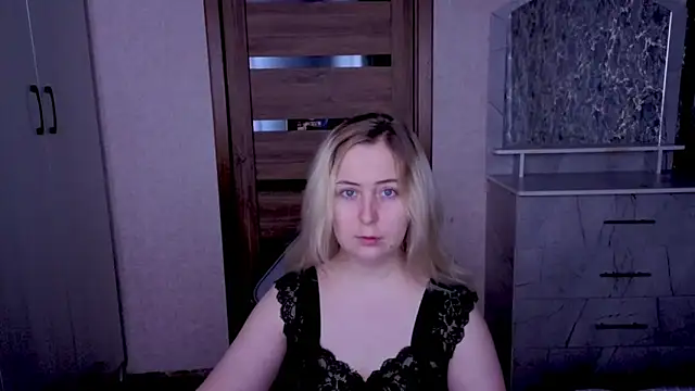 Kristy-Max online show from June 27, 11:54 pm