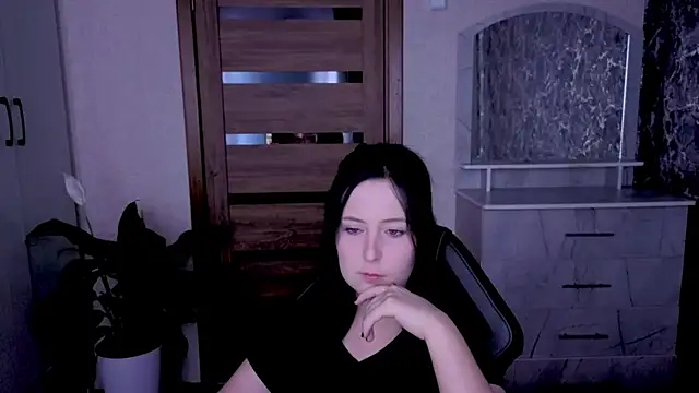 Kristy-Max online show from July 8, 10:25 pm