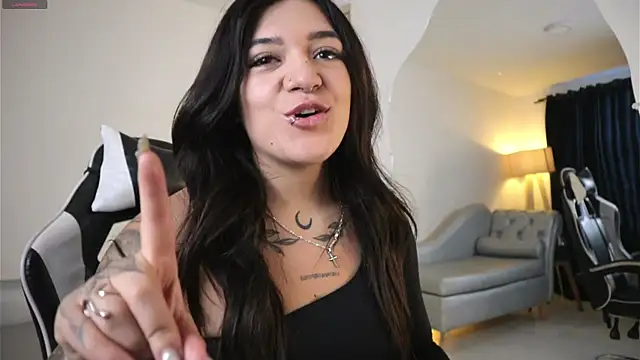 ashleyvalirya online show from March 27, 7:35 pm