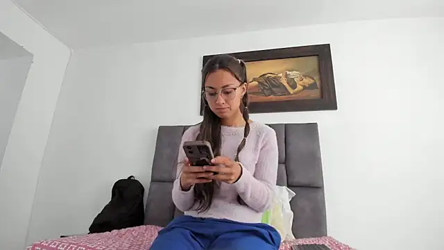 tatiana valencia online show from May 13, 12:24 pm