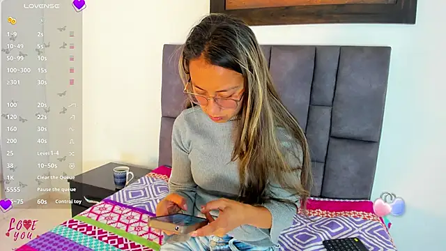 tatiana valencia online show from May 20, 12:33 pm