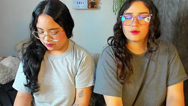 maddie-and-chelsea- online show from January 6, 4:32 pm