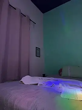 xMirana  online show from March 26, 8:20 am