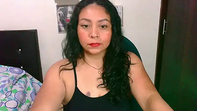 zaray bella online show from April 18, 10:32 pm