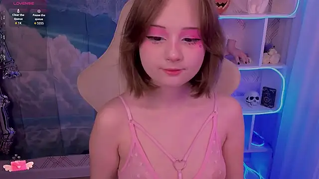 Mary uw online show from October 30, 3:08 am