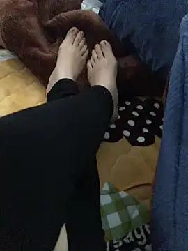 Snapshot of Lona_Lina chatting on December 18, 7:58 am Lona Lina online show from December 18, 7:58 am